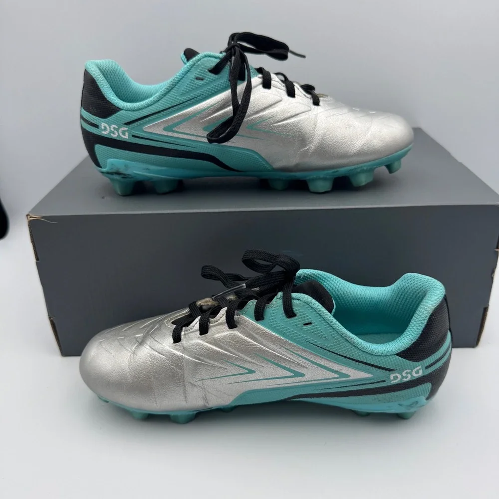 DSG Speed Viper 2.0 Youth Soccer Cleats Teal Silver‎ Size 3/ Soccer Ball Size 3